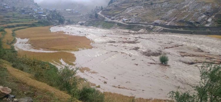 पाकेर भित्र्याउनै लागेको मार्सीधान बाढीले बगायो