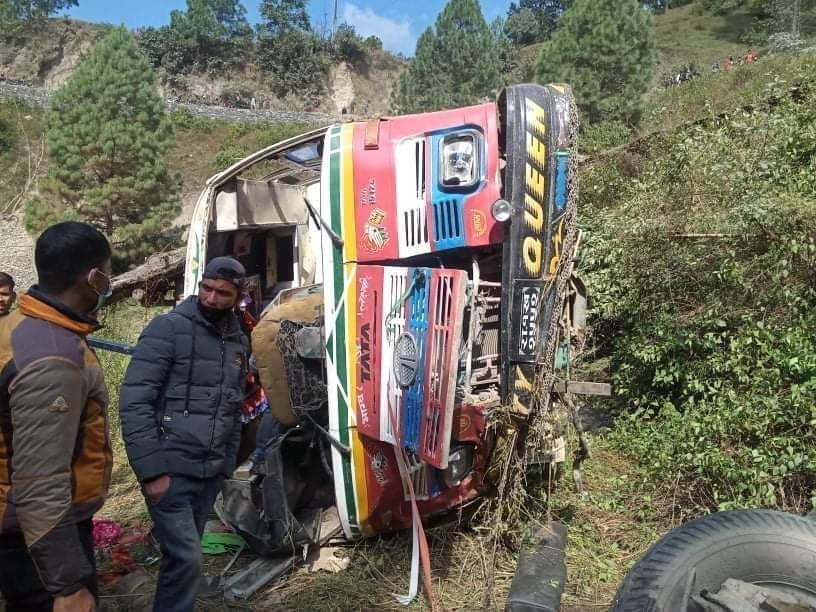 सल्यान बस दुर्घटना : मृतकको संख्या १२ पुग्यो