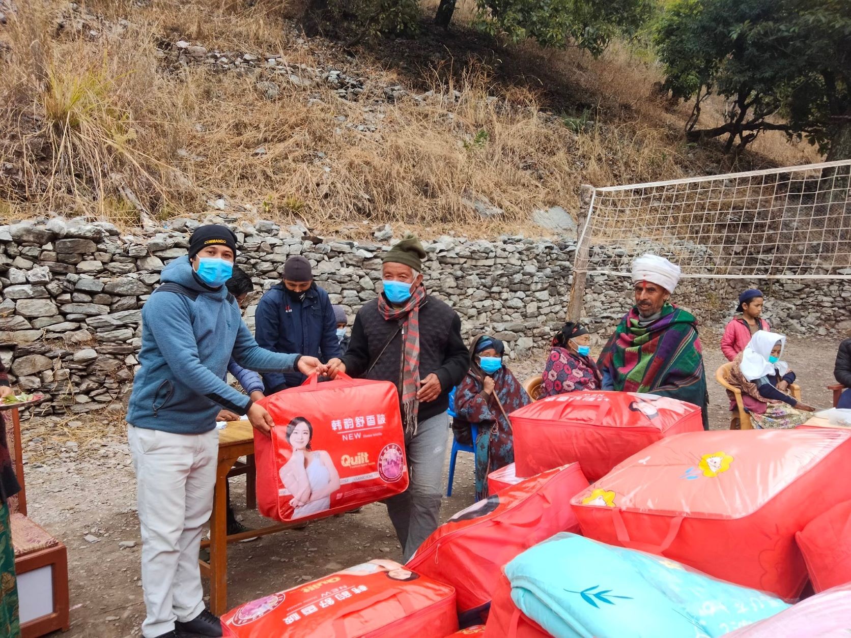 जेष्ठ नागरिकले फाईवरको सिरक पाए -स्वास्थ्य जँचाए, वडा सरकारले अनुभव सुन्ने मौका पायो