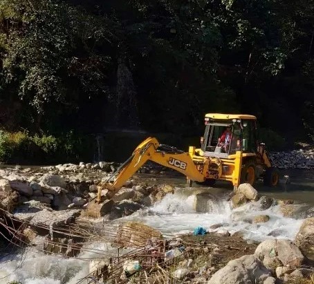  बाँफिकोट ९ र १० जोड्ने बाटो सूचारु