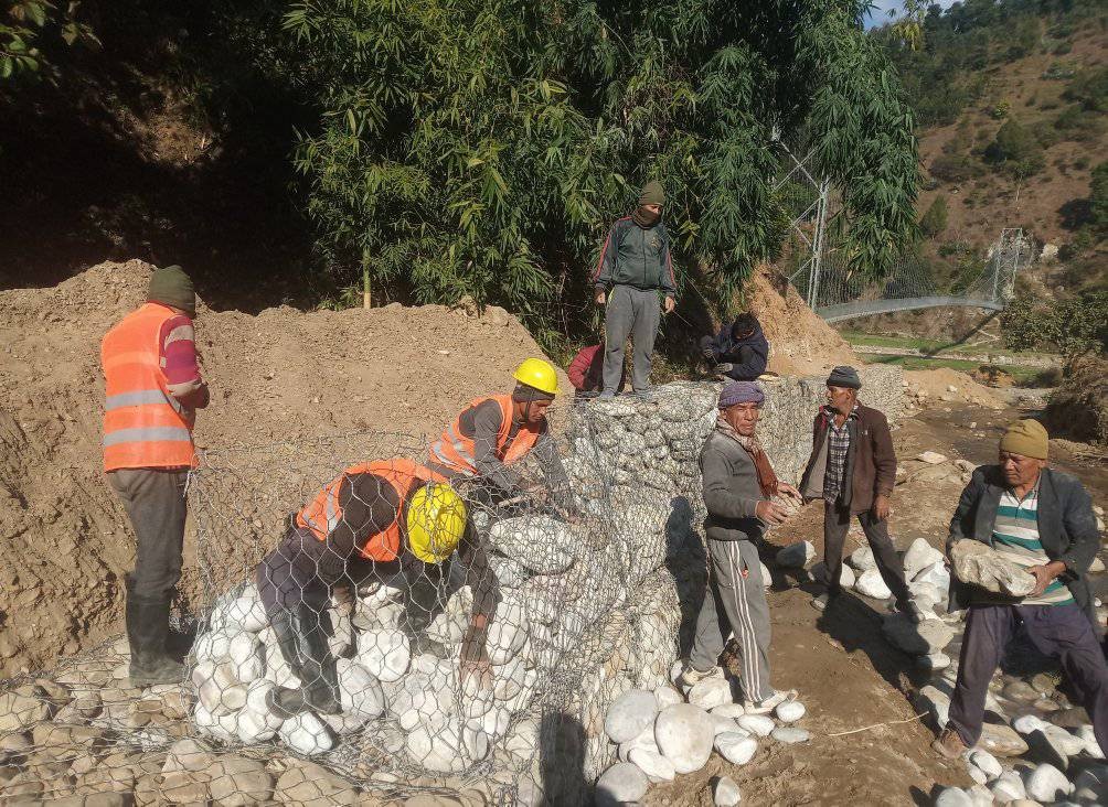 झाँक्रिखोला - डाडाँछिवाङ सडकखण्ड स्तरोन्नती हुँदै