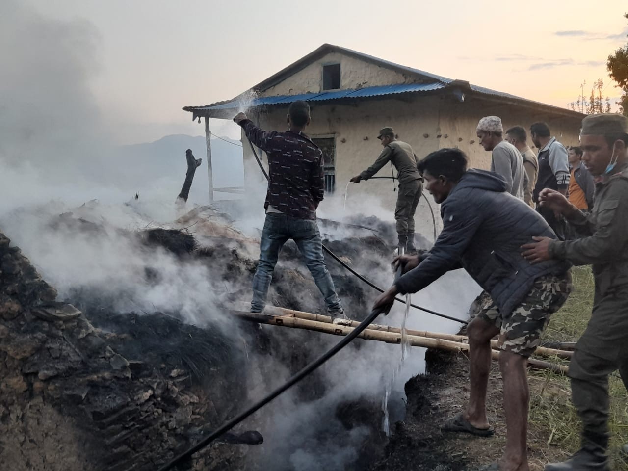 मुसिकोट ५ को एक घरमा आगलागी, पूर्ण रुपमा क्षति