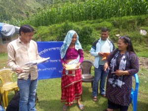 विपदबाट क्षति भएका पशुपंक्षीहरुको लागि राहत रकम वितरण