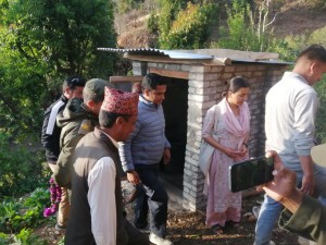 बी ग्रुपद्वारा भूकम्प प्रभावितको लागि पक्की शौचालय निर्माण