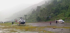 सुत्केरी बोकेको हेलिकोप्टर पनि आठबिसकोटमा आकस्मिक अवतरण