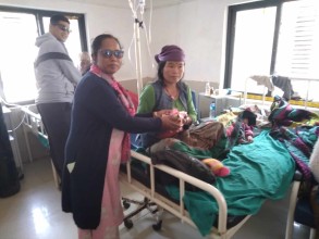 पेशागत महासंघको स्थापना दिवसको अवसरमा फलफूल वितरण