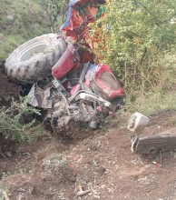 नदुवामा ट्याक्टर दुर्घटना हुँदा चालक र सहचालक घाईते