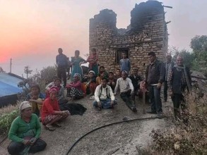 अमलाटाकुरामा आगलागीबाट दुई घरसहित अन्नपात र फलफूल खेतीमा क्षती