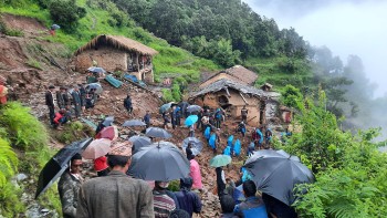 पहिरोले जाजरकोटमा  एक घर पुरियो