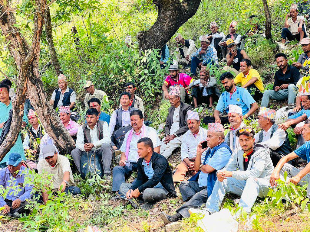 मालिकामा चौरजहारी काँग्रेसको वनभोज सम्पन्न