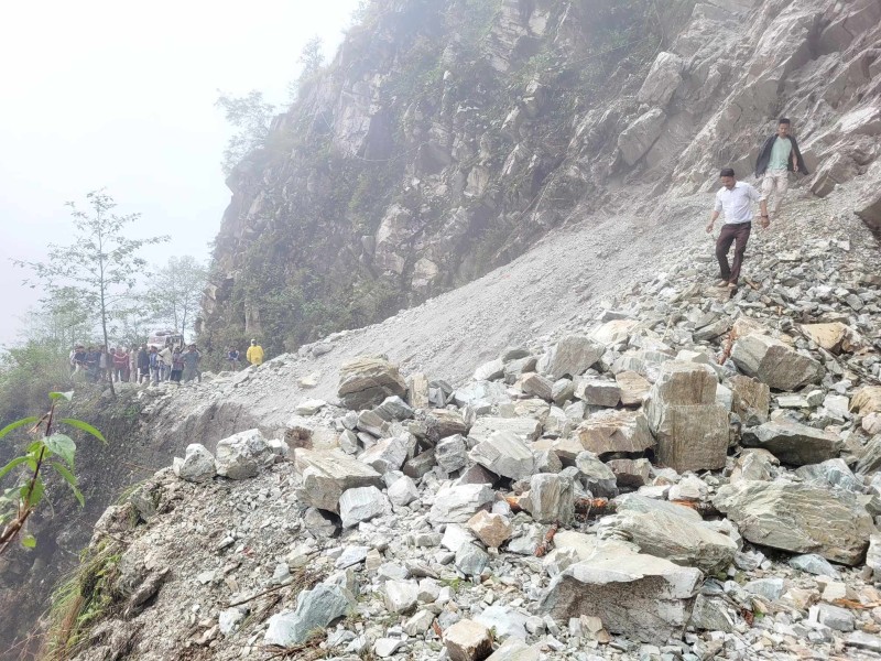 तीन दिनपछि खुल्यो मध्यपहाडी, रुकुम पूर्वमा एकतर्फी यातायात सुचारु