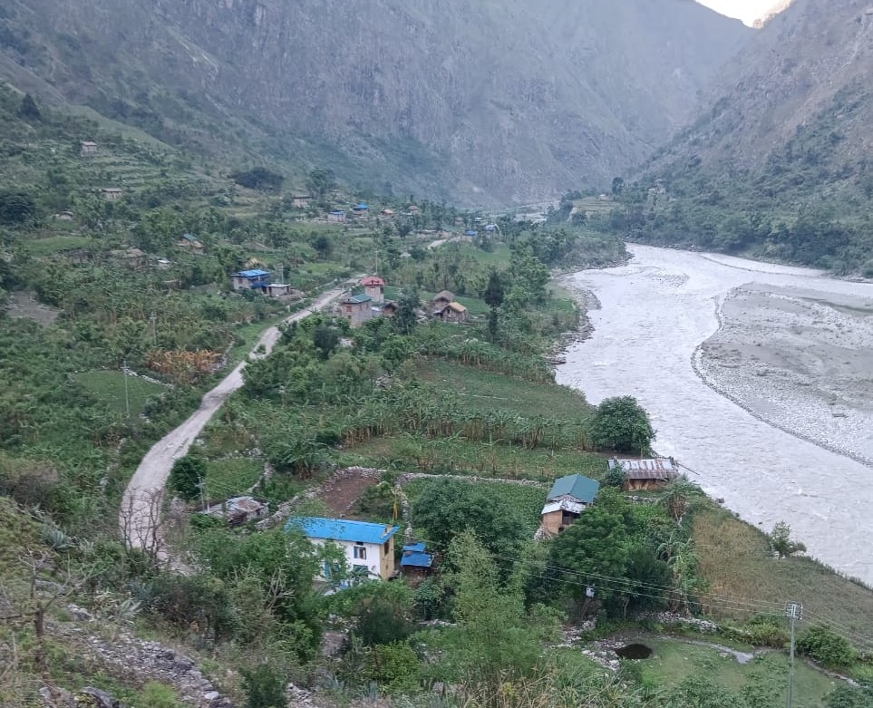 ठुलीभेरीको कटानले रुकुमका तीन बस्ती उच्च जोखिममा, खेतीयोग्य जमिन बगरमा